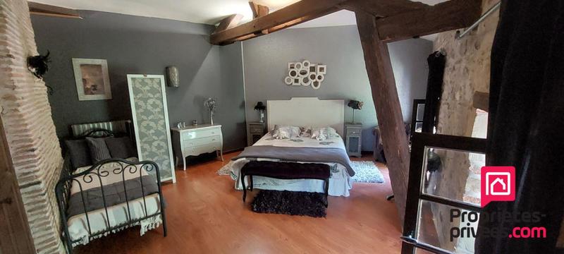 Moulin - 400 m² - 8 pièces