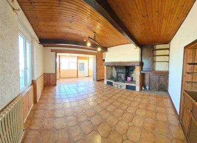 Maison - 252 m² - 7 pièces