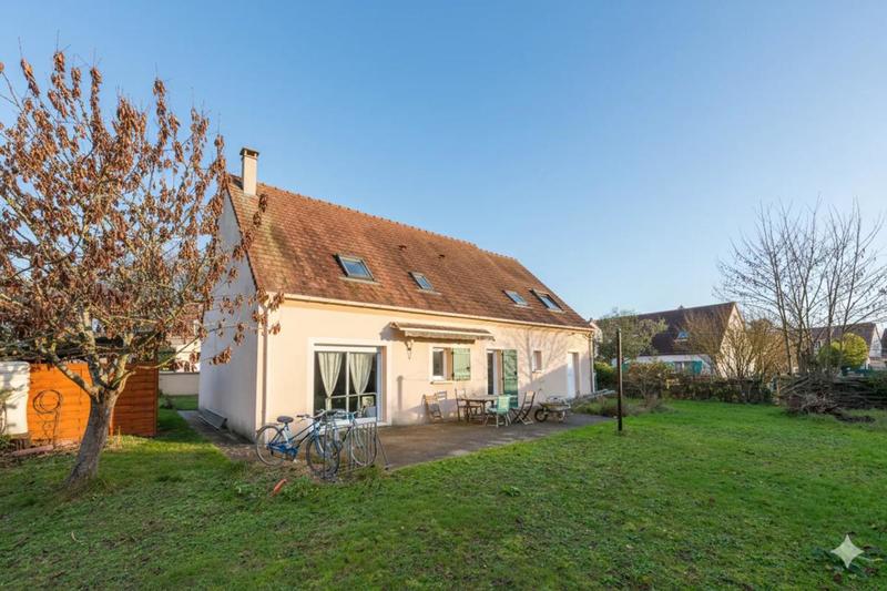 Maison - 200 m² - 8 pièces