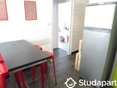 Chambre - 11 m² - 1 pièce