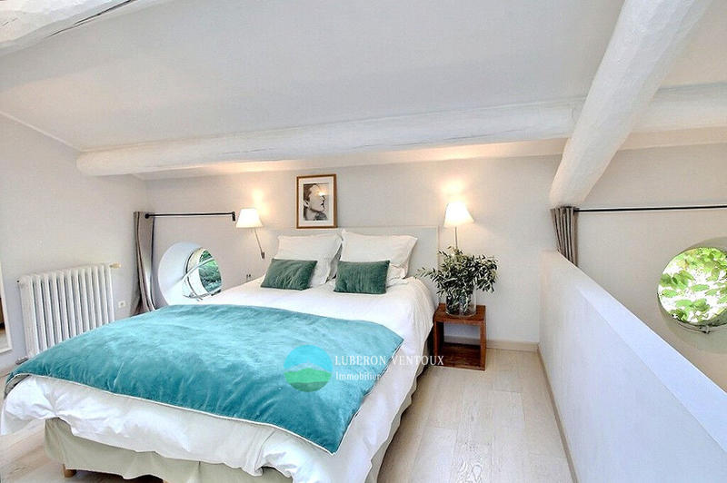 Propriété - 780 m² - 16 pièces