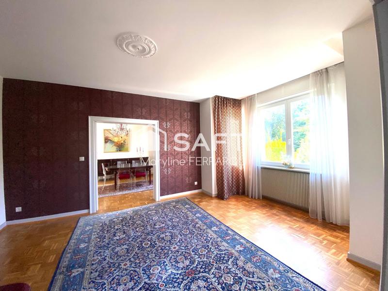 Appartement - 204 m² - 8 pièces