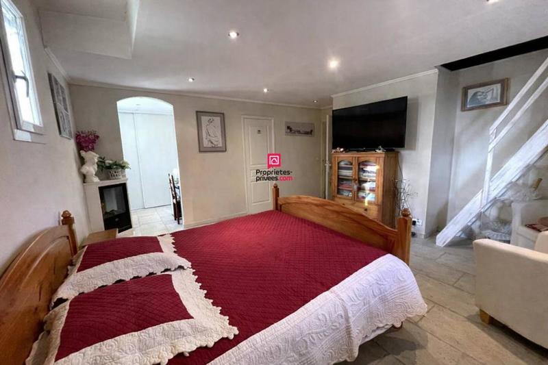 Maison - 180 m² - 7 pièces