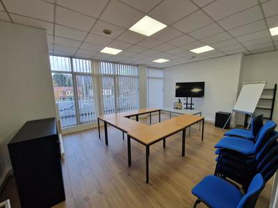 Bureau - 77 m² - 2 pièces