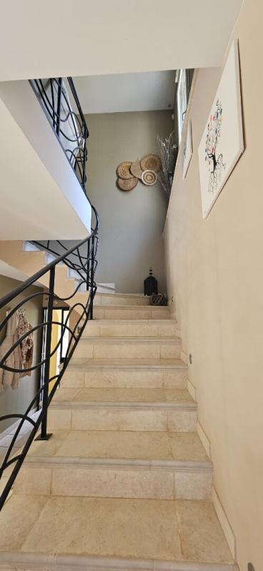 Maison - 305 m² - 9 pièces