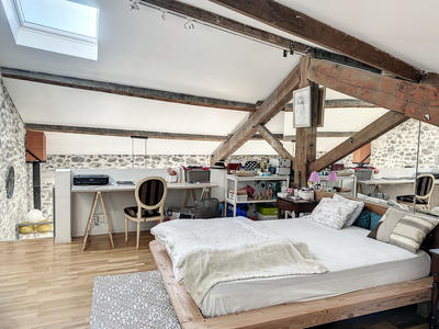 Maison - 230 m² - 8 pièces