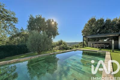 Maison - 207 m² - 6 pièces