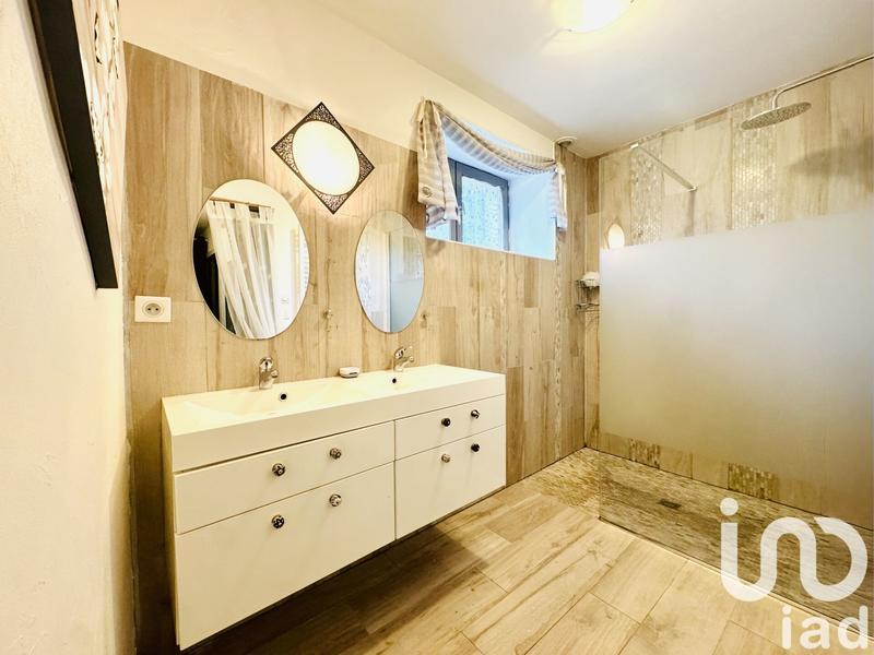 Maison - 204 m² - 5 pièces