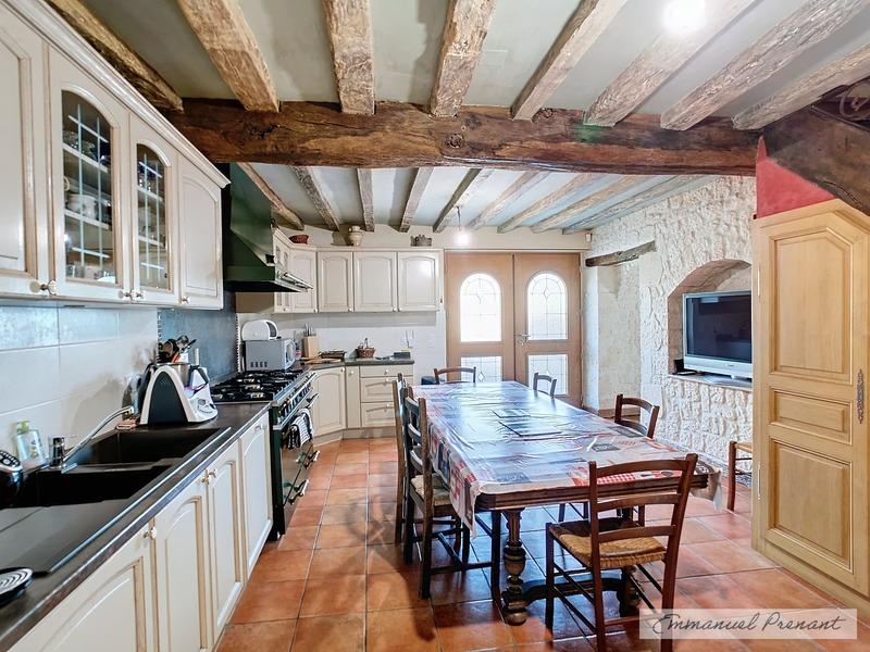 Maison - 210 m² - 10 pièces