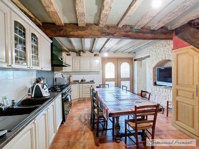 Maison - 210 m² - 10 pièces