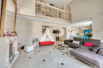 Maison - 163 m² - 7 pièces