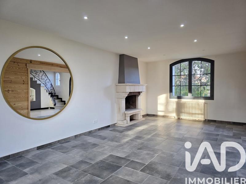 Maison - 220 m² - 7 pièces