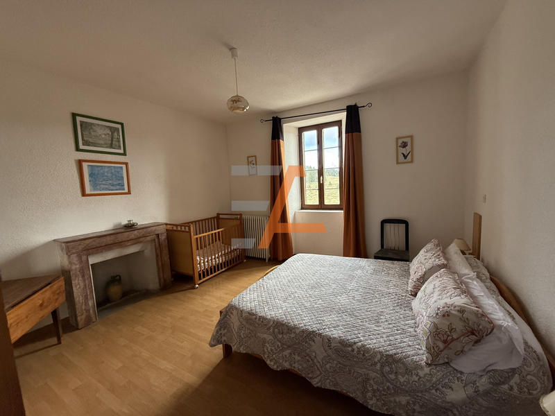 Maison - 180 m² - 5 pièces