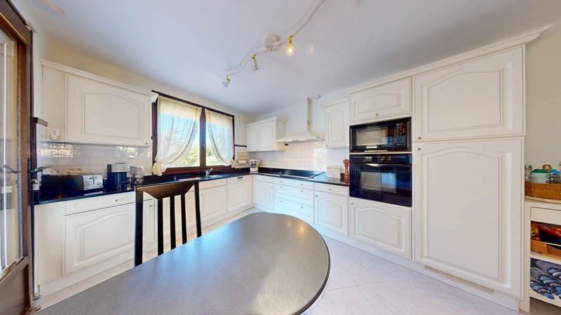 Maison - 192 m² - 7 pièces