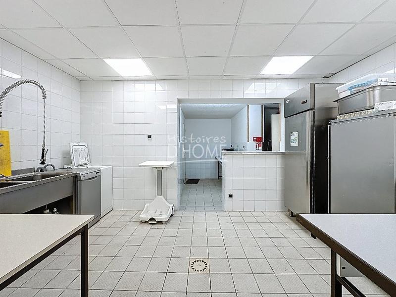 Propriété - 623 m² - 14 pièces