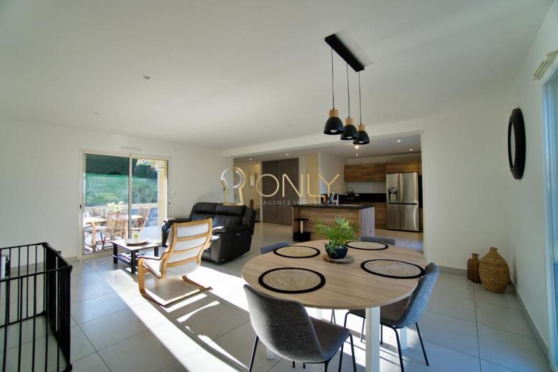 Maison - 129 m² - 5 pièces