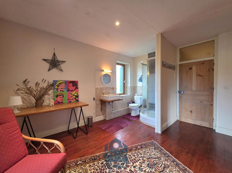 Maison - 185 m² - 7 pièces