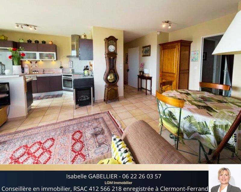 Appartement - 82 m² - 4 pièces