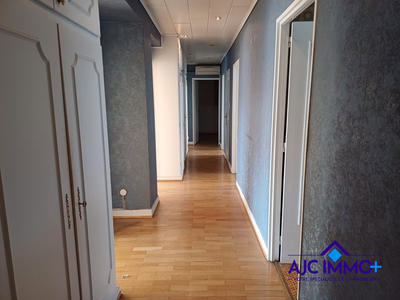 Appartement - 125 m² - 5 pièces