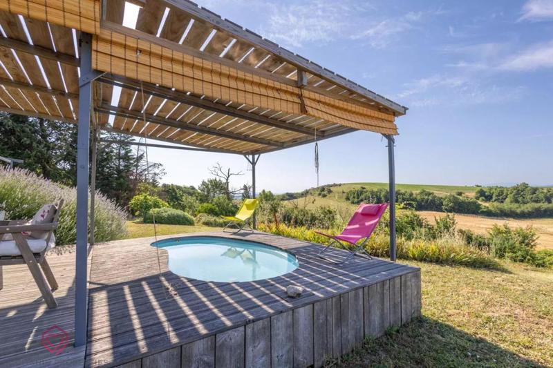 Maison - 258 m² - 9 pièces