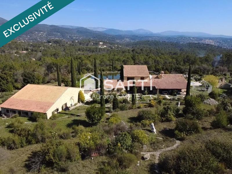 Maison - 407 m² - 15 pièces