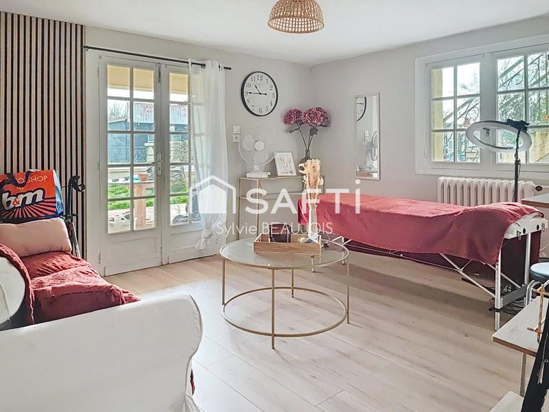 Maison - 244 m² - 8 pièces