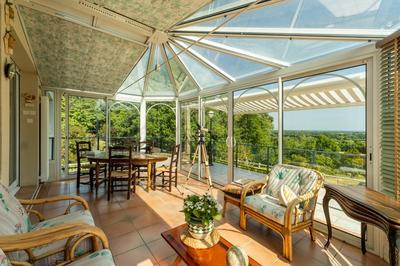 Propriété - 387 m² - 10 pièces