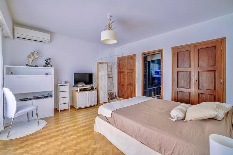 Villa - 193 m² - 5 pièces