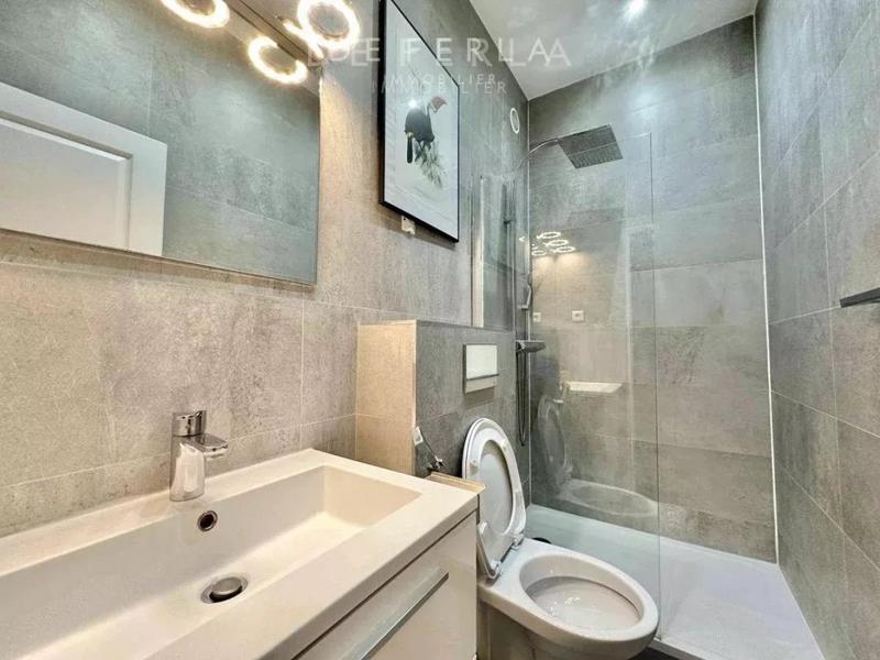 Appartement - 241 m² - 7 pièces