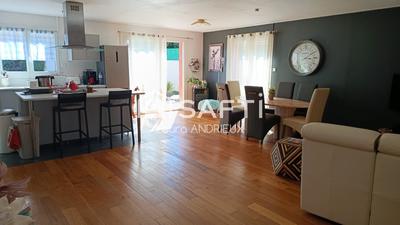 Maison - 102 m² - 4 pièces