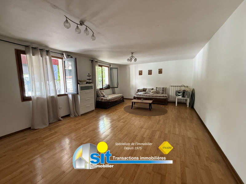 Maison - 200 m² - 7 pièces