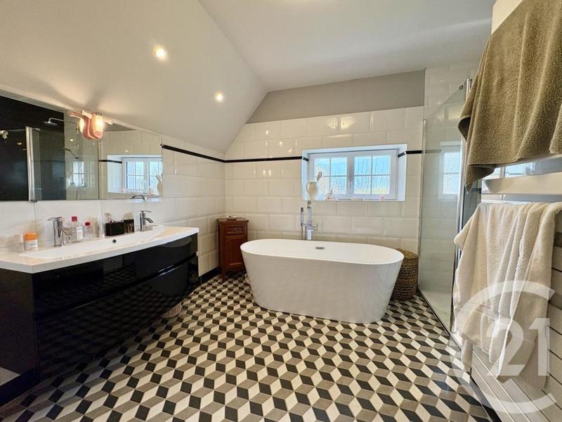 Maison - 189 m² - 7 pièces