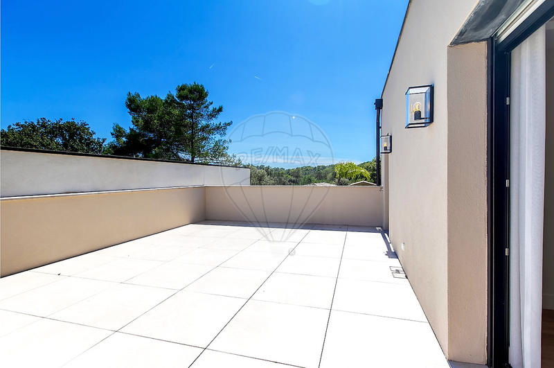 Maison - 280 m² - 8 pièces