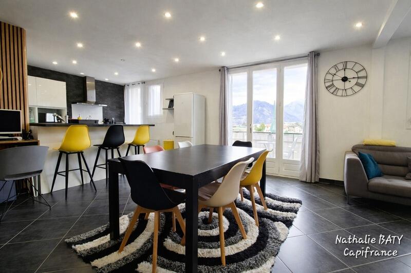 Appartement - 81 m² - 3 pièces