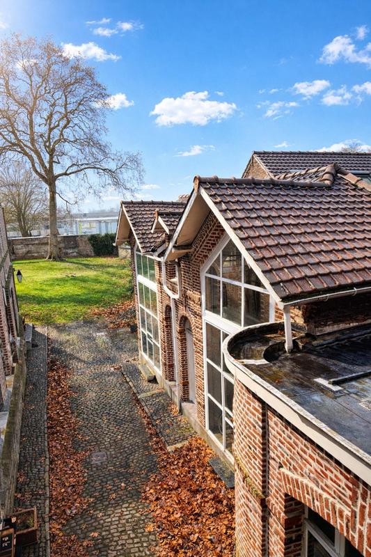 Maison de maîtres - 560 m² - 15 pièces