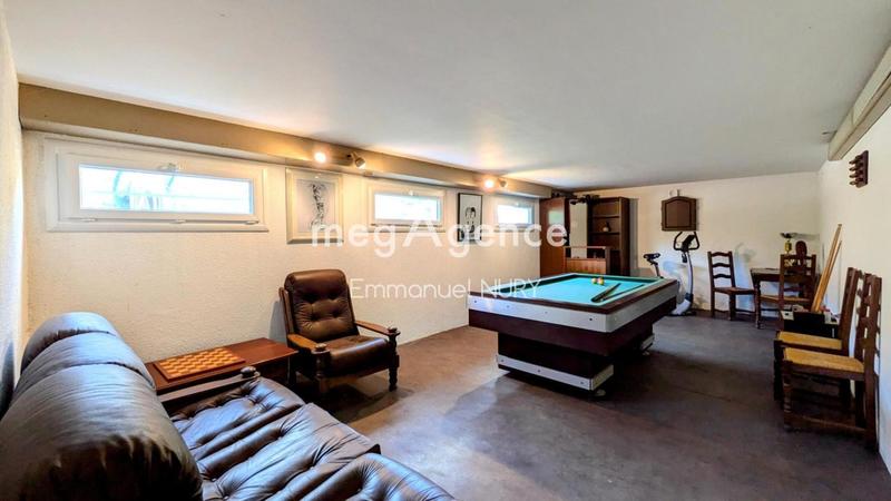 Maison - 202 m² - 7 pièces