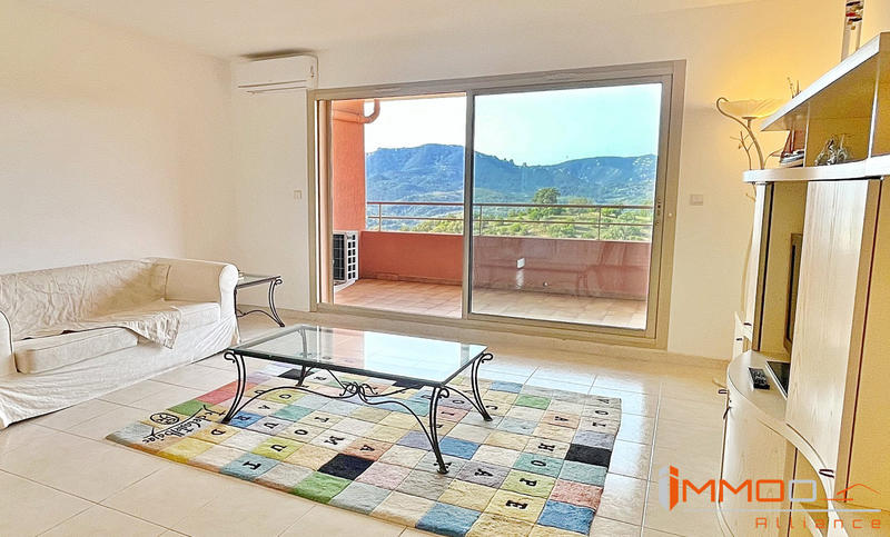 Appartement - 80 m² - 3 pièces