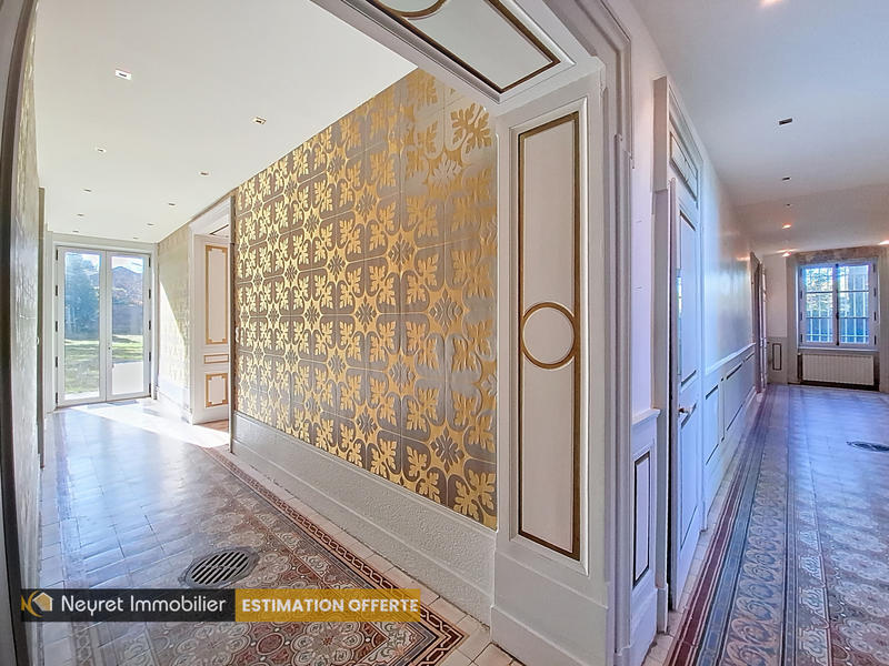 Château - 553 m² - 14 pièces