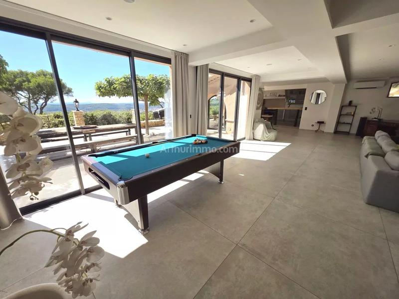 Maison - 259 m² - 10 pièces