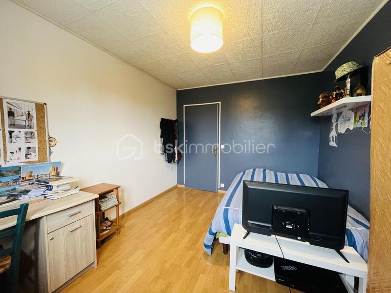 Maison - 222 m² - 8 pièces