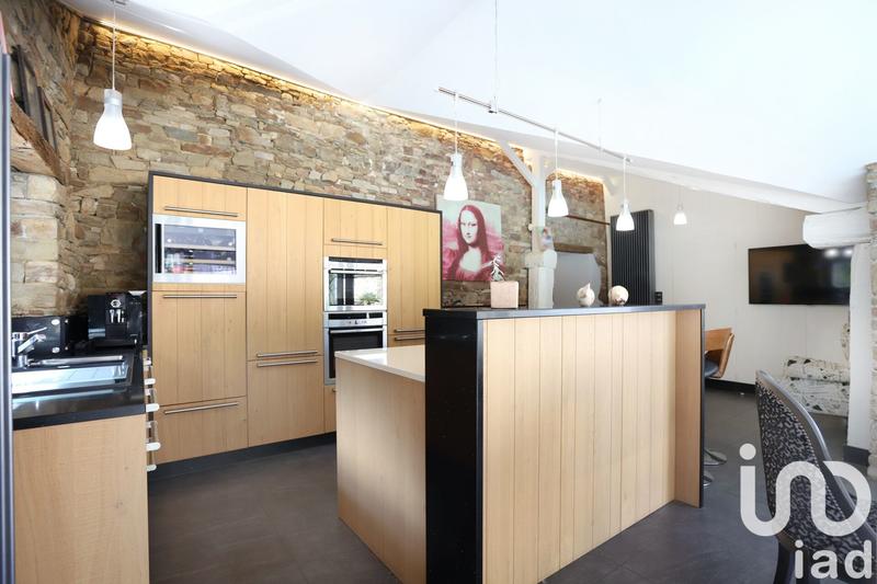 Maison - 218 m² - 8 pièces