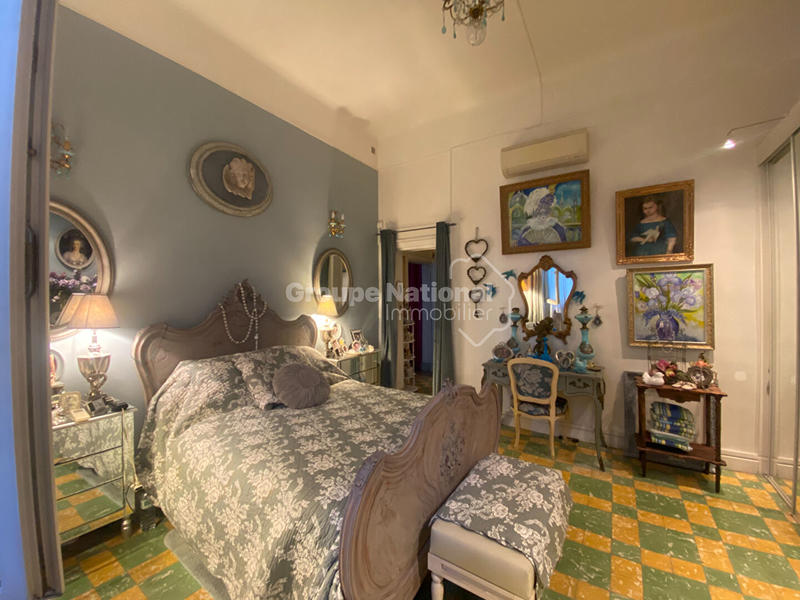 Maison - 350 m² - 9 pièces