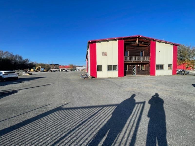 Local d'activité / Entrepôt - 600 m² - 5 pièces