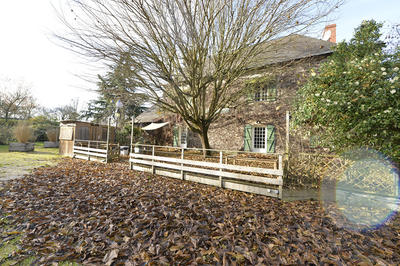 Maison - 286 m² - 8 pièces