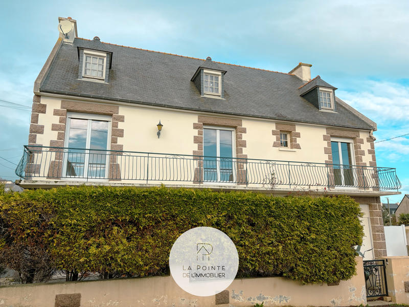 Maison - 390 m² - 8 pièces