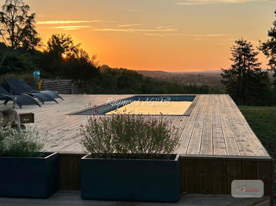 Maison - 292 m² - 11 pièces