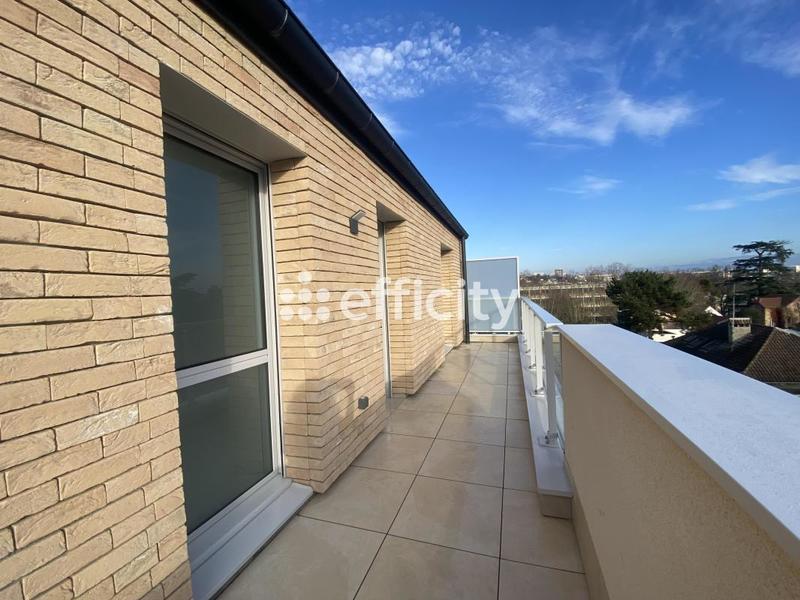 Appartement - 98 m² - 6 pièces