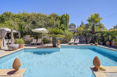 Villa - 214 m² - 6 pièces