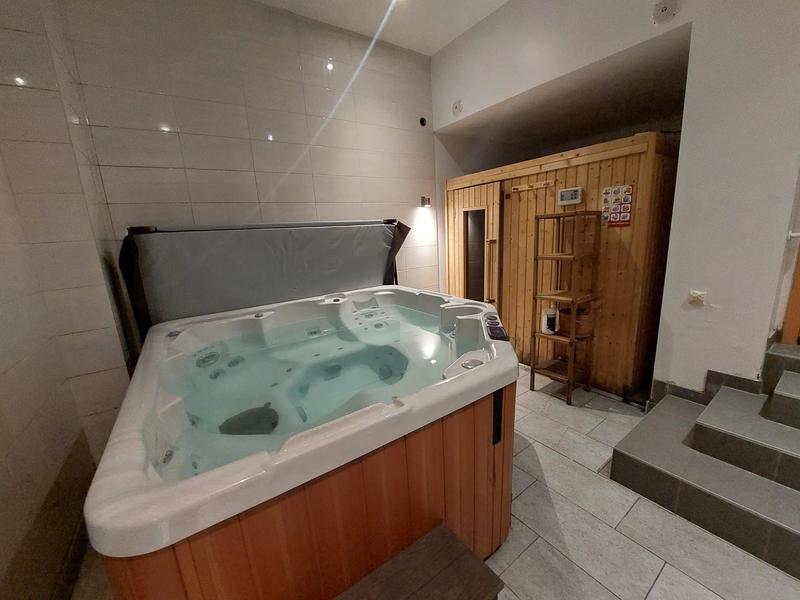 Loft - 214 m² - 7 pièces