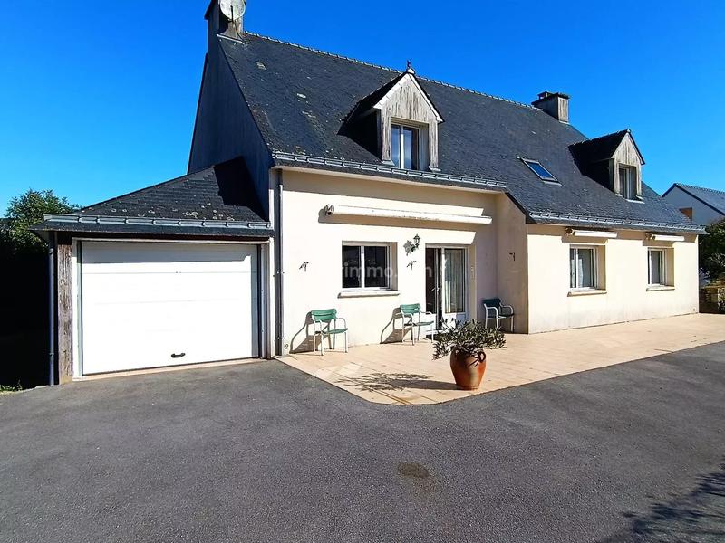Maison - 204 m² - 6 pièces